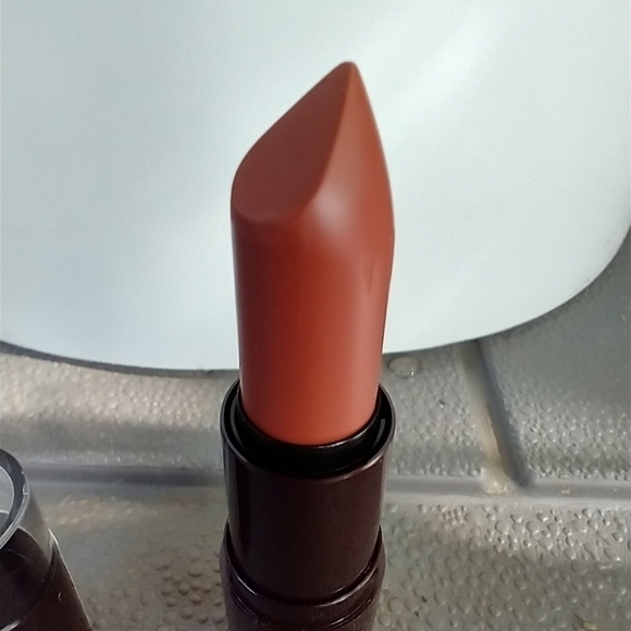 Mineral power by Maybelline 250 chestnut lipstick - Picture 2 of 6